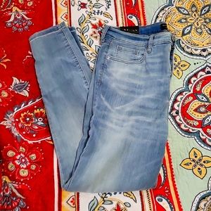 Banana Replublic Stretch Womans Jeans/Leggings size 14 light wash coloe